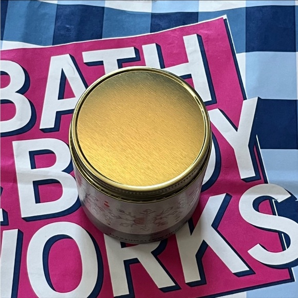 New MARSHMALLOW FIRESIDE Single Wick 7oz luminary Candle Bath & Body Works White - Picture 3 of 5